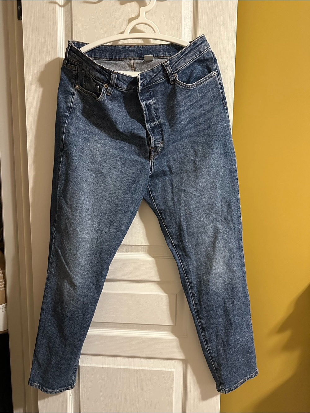 Classic Men's Blue Denim Jeans - Comfortable Everyday Fit